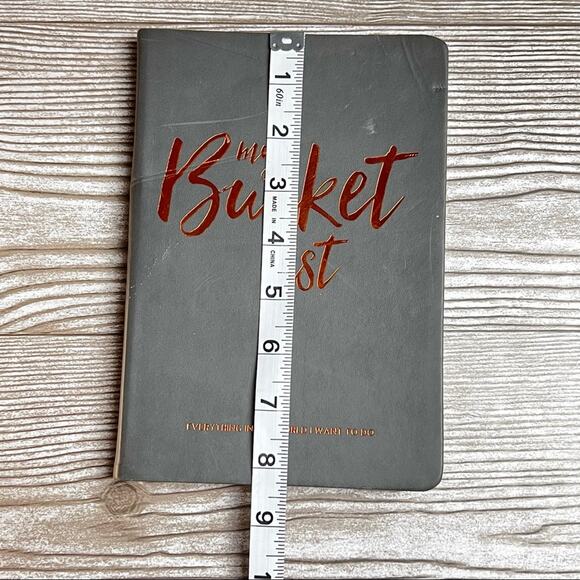 Bucket List Adventure Activity Journal - Picture 2 of 8